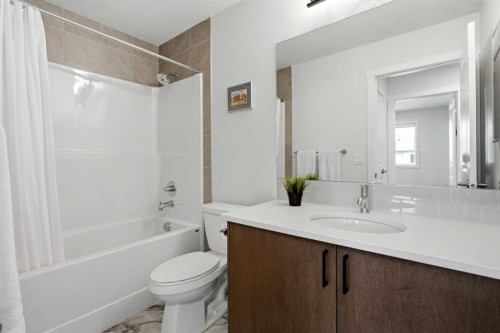 52 Emberside Grove, Cochrane, AB - Indoor Photo Showing Bathroom
