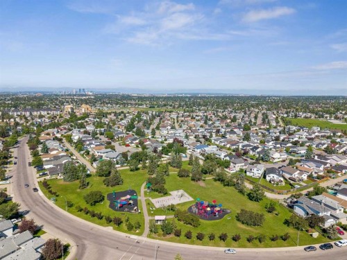 100 Applemont Close Se, Calgary, AB - Outdoor With View