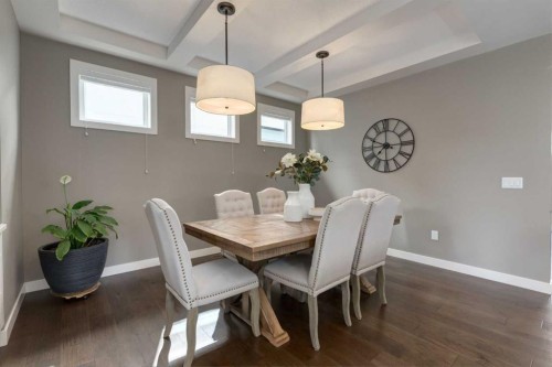 428 21 Avenue Ne, Calgary, AB - Indoor Photo Showing Dining Room