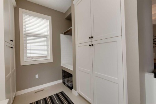 428 21 Avenue Ne, Calgary, AB - Indoor Photo Showing Other Room