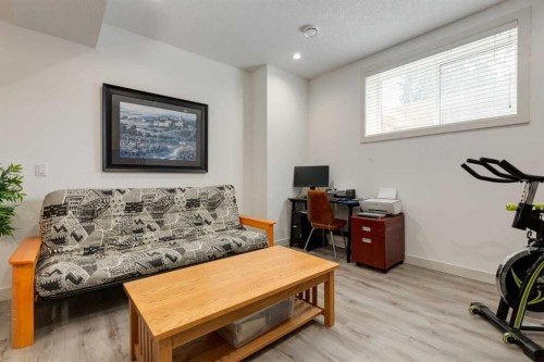 428 21 Avenue Ne, Calgary, AB - Indoor Photo Showing Gym Room