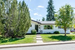 723 Seattle Drive SW Calgary, AB T2W 0M8
