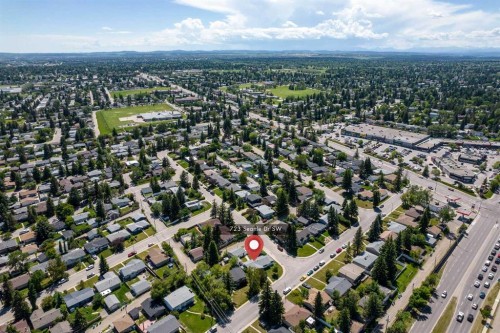 723 Seattle Drive Sw, Calgary, AB - Outdoor With View