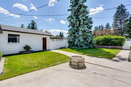 723 Seattle Drive Sw, Calgary, AB - Outdoor
