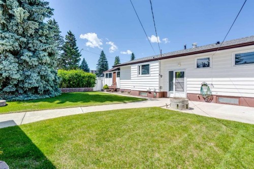 723 Seattle Drive Sw, Calgary, AB - Outdoor