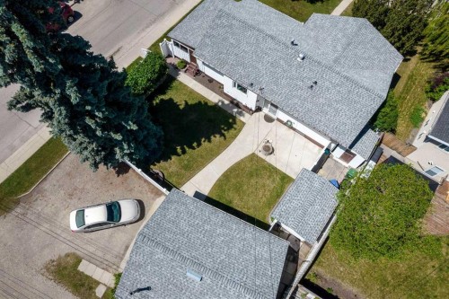 723 Seattle Drive Sw, Calgary, AB - Outdoor