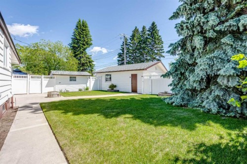 723 Seattle Drive Sw, Calgary, AB - Outdoor