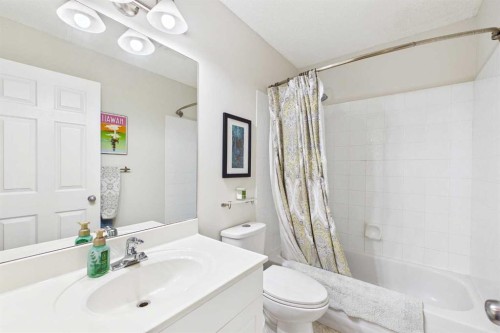 147 Tuscany Meadows Court Nw, Calgary, AB - Indoor Photo Showing Bathroom