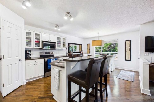 147 Tuscany Meadows Court Nw, Calgary, AB - Indoor Photo Showing Kitchen