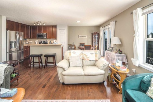 125 Silverado Range Cove Sw, Calgary, AB - Indoor Photo Showing Living Room