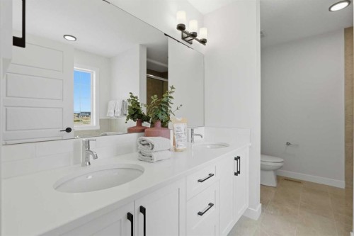 27 Verdure Gate Sw, Calgary, AB - Indoor Photo Showing Bathroom