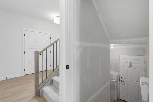 27 Verdure Gate Sw, Calgary, AB - Indoor Photo Showing Other Room