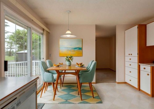9527 Oakland Way Sw, Calgary, AB - Indoor Photo Showing Dining Room
