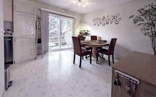 12 Shawbrooke Court Sw, Calgary, AB - Indoor Photo Showing Dining Room