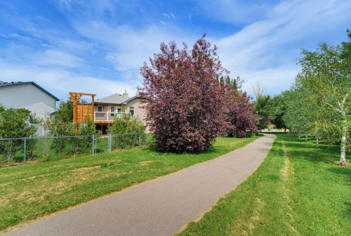 359 Hidden Ranch Place Nw, Calgary, AB - Outdoor