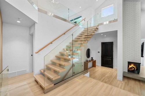 3041 1 Street Sw, Calgary, AB - Indoor Photo Showing Other Room