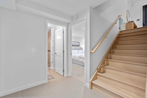 3041 1 Street Sw, Calgary, AB - Indoor Photo Showing Other Room