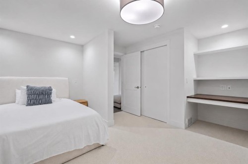 3041 1 Street Sw, Calgary, AB - Indoor Photo Showing Other Room