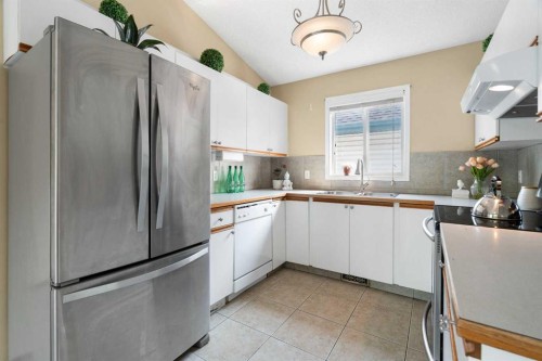 38 Hidden Spring Circle Nw, Calgary, AB 