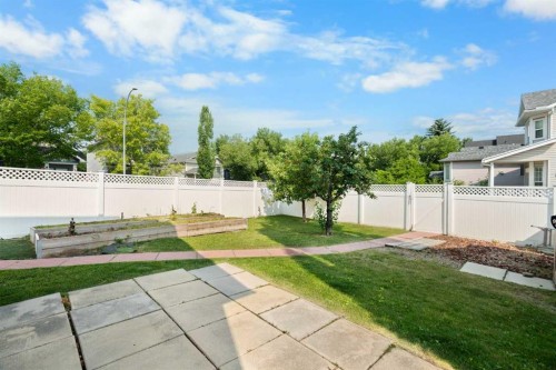 38 Hidden Spring Circle Nw, Calgary, AB 
