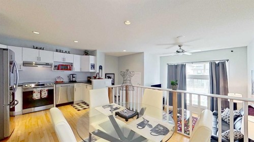7 Bridlecrest Boulevard Sw, Calgary, AB - Indoor Photo Showing Kitchen With Stainless Steel Kitchen
