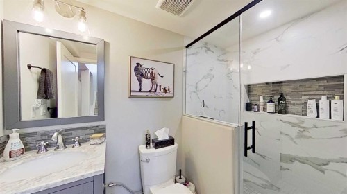 7 Bridlecrest Boulevard Sw, Calgary, AB - Indoor Photo Showing Bathroom
