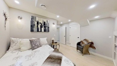 7 Bridlecrest Boulevard Sw, Calgary, AB - Indoor