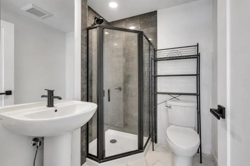 171 Greenbriar Place Nw, Calgary, AB - Indoor Photo Showing Bathroom