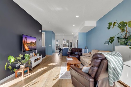 171 Greenbriar Place Nw, Calgary, AB - Indoor Photo Showing Living Room