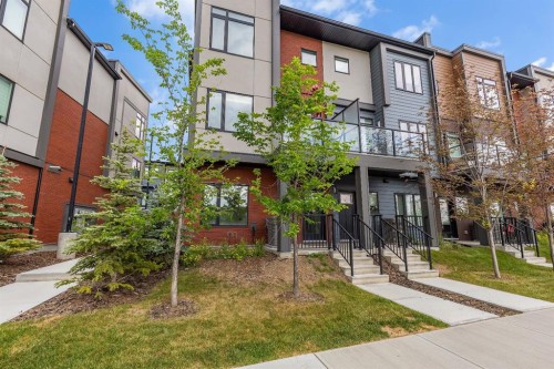 171 Greenbriar Place Nw, Calgary, AB - Outdoor With Balcony