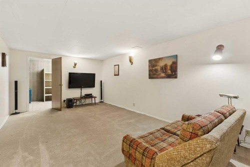 604 Foritana Road Se, Calgary, AB - Indoor