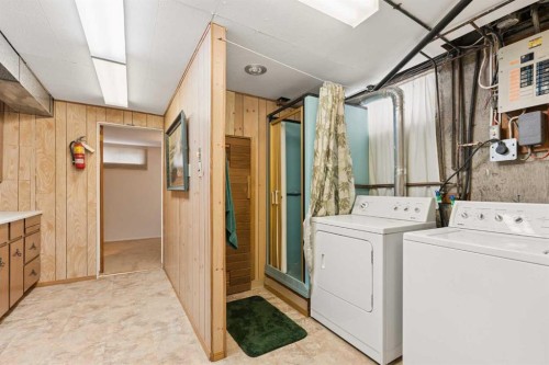 604 Foritana Road Se, Calgary, AB - Indoor Photo Showing Laundry Room