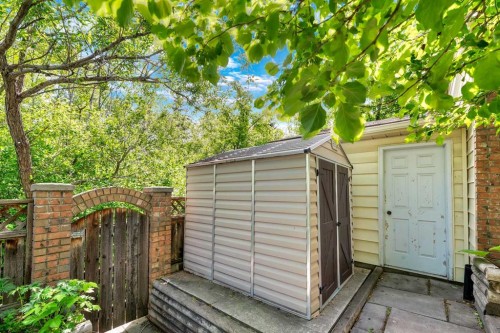 808 Canterbury Drive Sw, Calgary, AB 