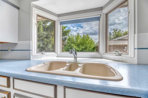 808 Canterbury Drive Sw, Calgary, AB 