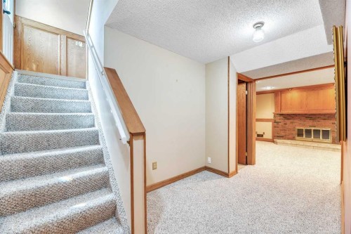 808 Canterbury Drive Sw, Calgary, AB 