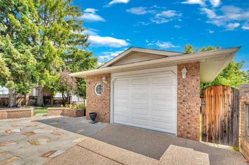 808 Canterbury Drive Sw, Calgary, AB 