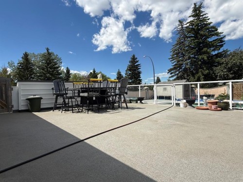 6803 Dalmeny Gate Nw, Calgary, AB - Outdoor