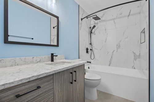 9408 5 Street Se, Calgary, AB - Indoor Photo Showing Bathroom