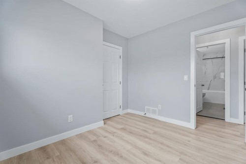 9408 5 Street Se, Calgary, AB - Indoor Photo Showing Other Room