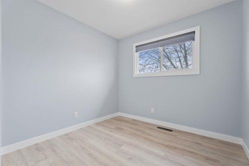 9408 5 Street Se, Calgary, AB - Indoor Photo Showing Other Room