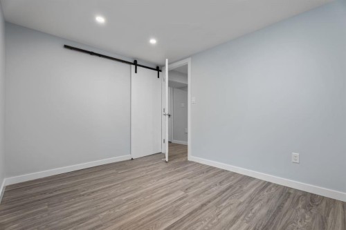 9408 5 Street Se, Calgary, AB - Indoor Photo Showing Other Room