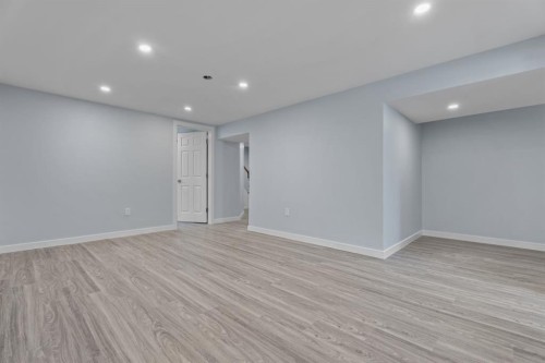 9408 5 Street Se, Calgary, AB - Indoor Photo Showing Other Room