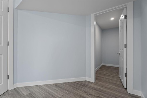 9408 5 Street Se, Calgary, AB - Indoor Photo Showing Other Room
