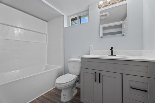 9408 5 Street Se, Calgary, AB - Indoor Photo Showing Bathroom
