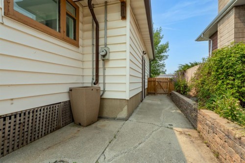 9408 5 Street Se, Calgary, AB - Outdoor With Exterior