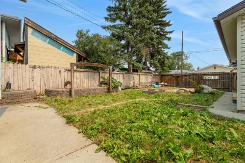 9408 5 Street Se, Calgary, AB - Outdoor