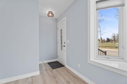 9408 5 Street Se, Calgary, AB - Indoor Photo Showing Other Room