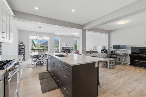 283 Nolanhurst Crescent Nw, Calgary, AB - Indoor Photo Showing Kitchen With Upgraded Kitchen