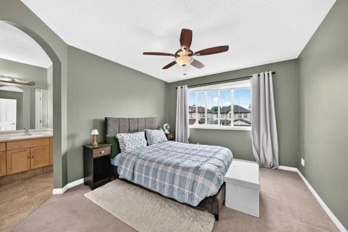 53 Everhollow Park Sw, Calgary, AB - Indoor Photo Showing Bedroom