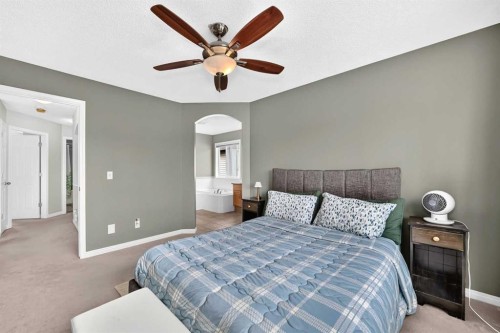 53 Everhollow Park Sw, Calgary, AB - Indoor Photo Showing Bedroom